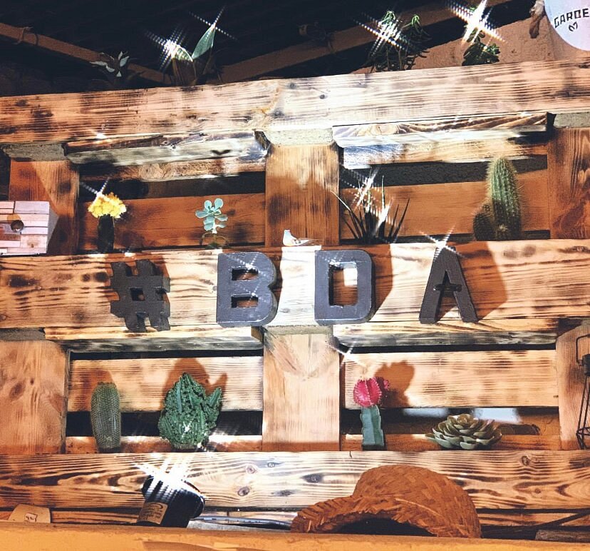 Décoration du Bar des Amis